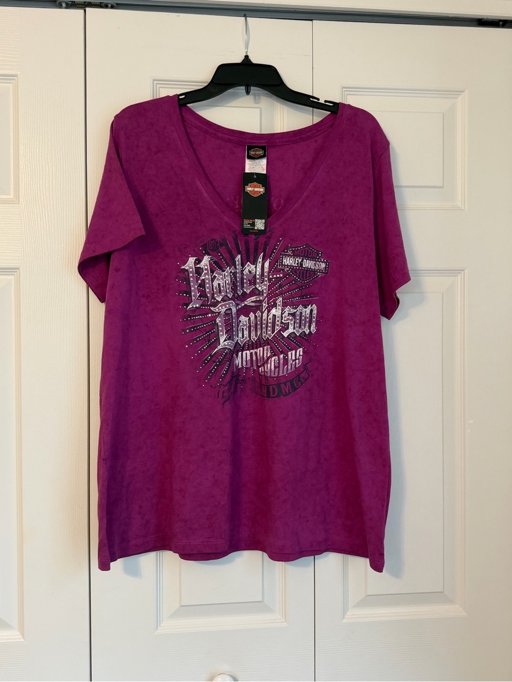 NWT Harley-Davidson Women's V-Neck Graphic Tee - Magenta